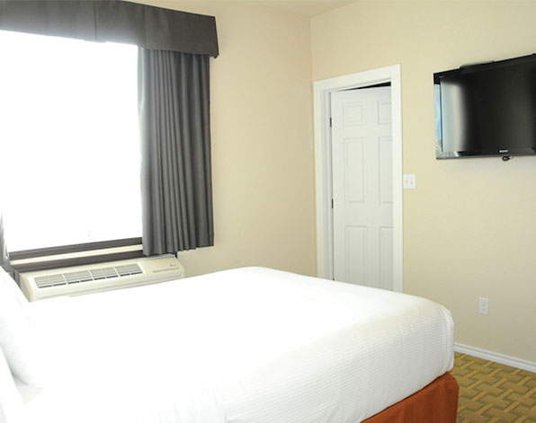 STANDARD ROOM, 1 QUEEN BED